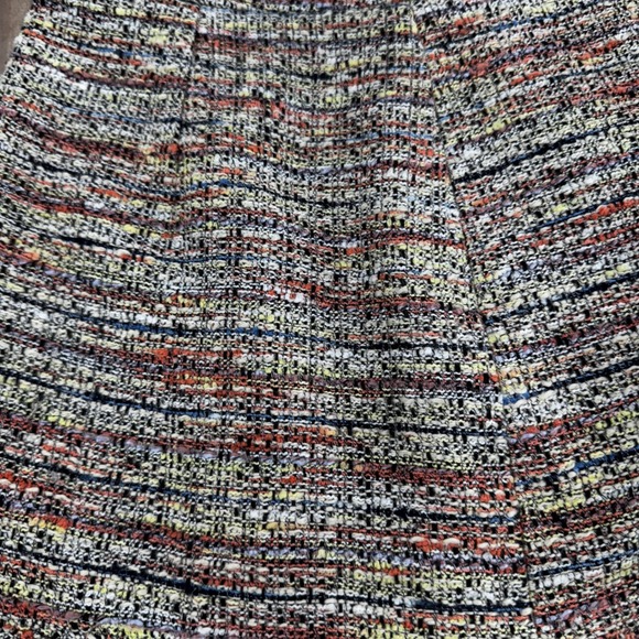 Two Halogen Skirts Size 6 Tweed Ruffle Asymmetrical Hem Mini Career Fall Fun - Picture 4 of 11